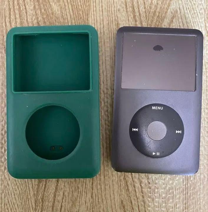 【中古】iPod classic ラバーケース付き