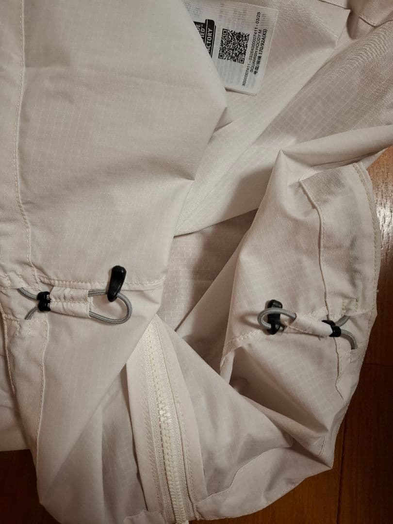 最新モデル　ARC'TERYX　アークテリクス　スコーミッシュフーディ　XS　白