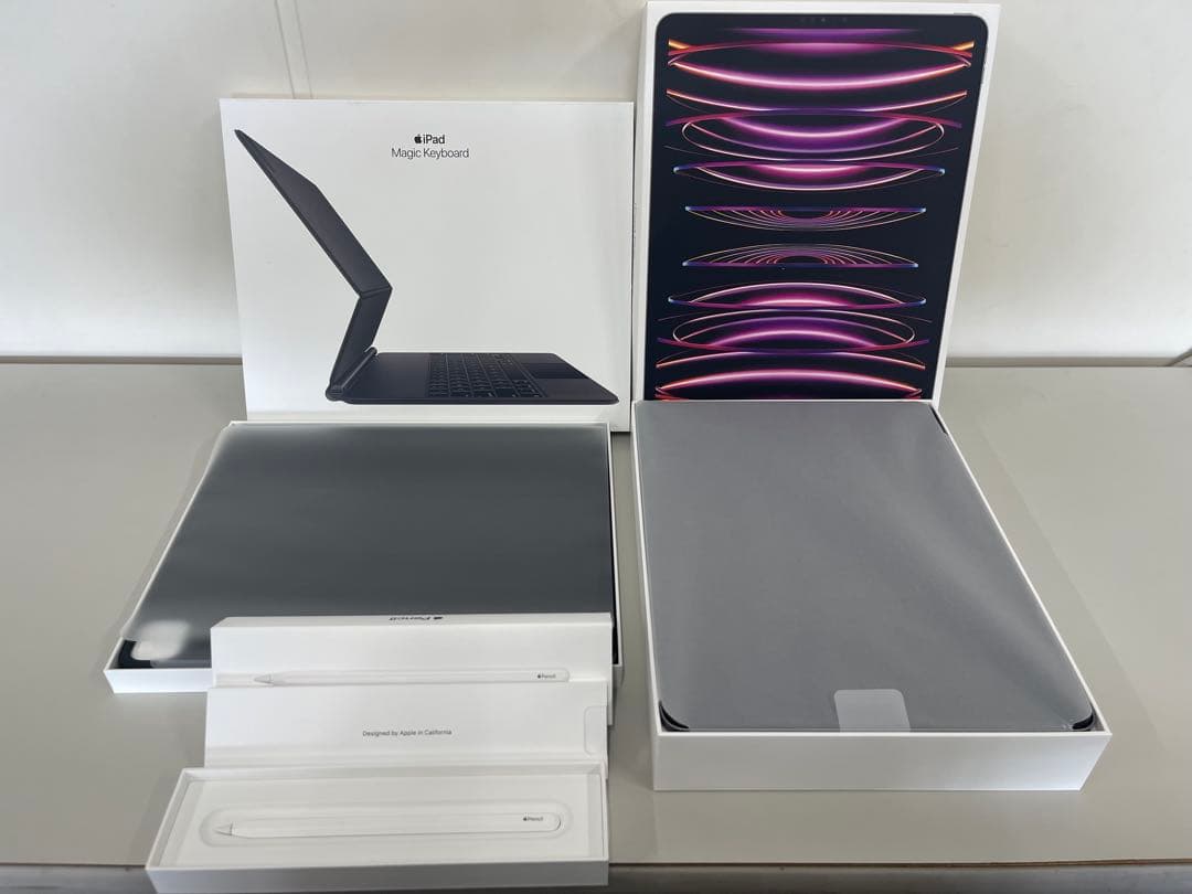 iPad Pro 12.9インチ 第6世代 256GB Wi-Fi　フルセット