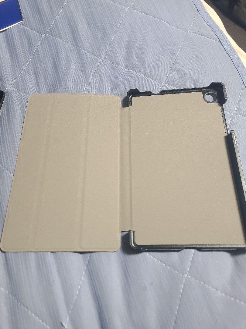 美品　NEC LAVIE Tab T8 シルバー