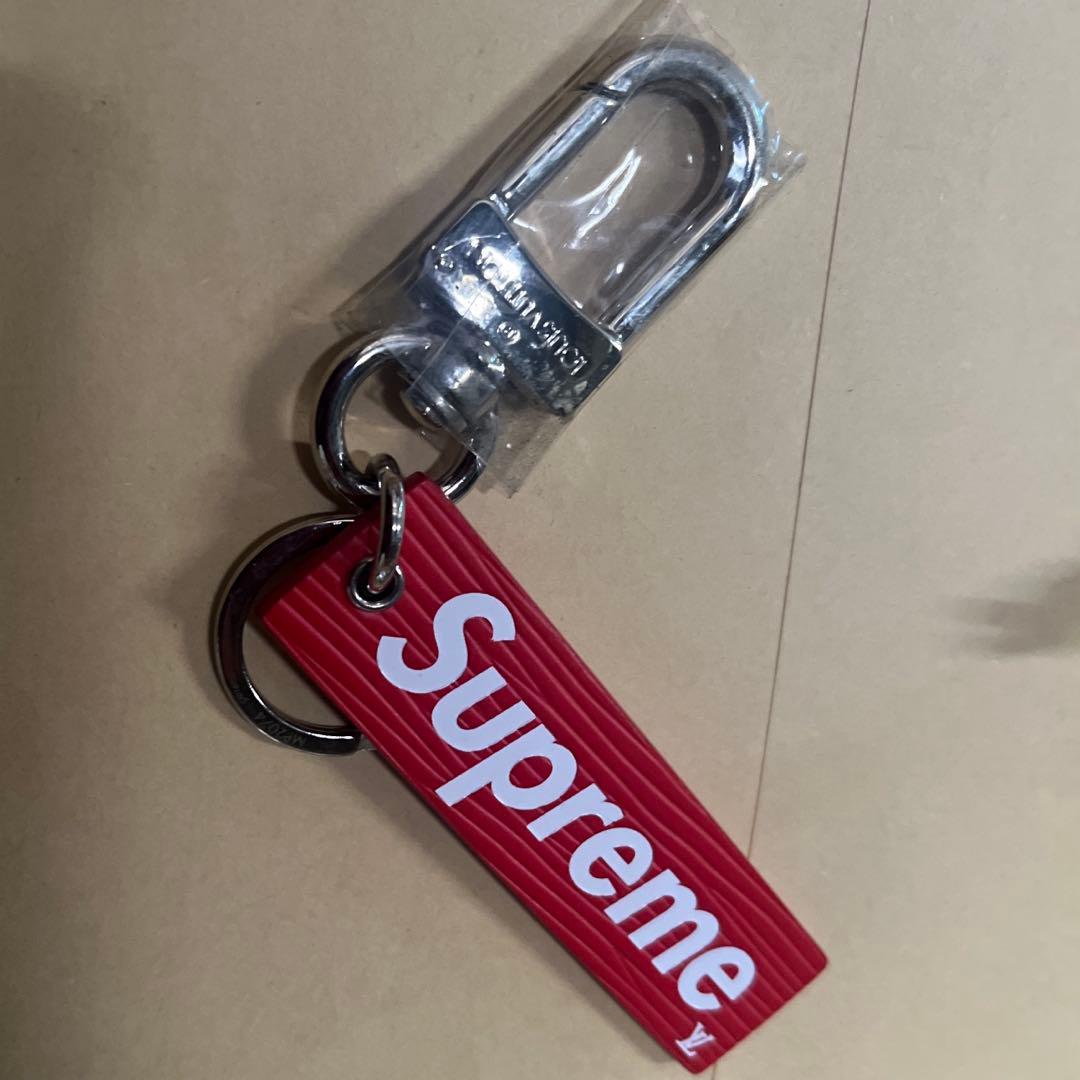 ルイヴィトン✖️シュープリームコラボ キーホルダー