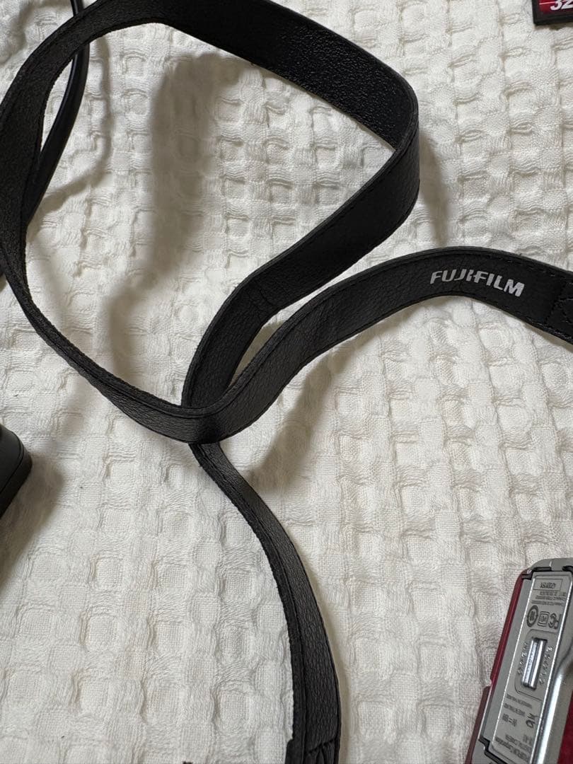 デジタルカメラ FUJIFILM X-A1 +XC16-50&XC50-230 RED