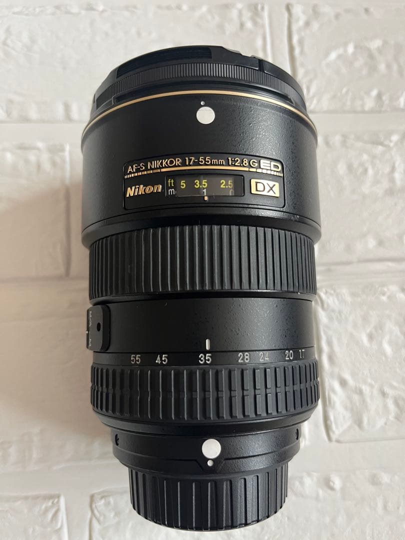 ニコン AF-S DX Nikkor 17-55mm f/2.8G ED ①