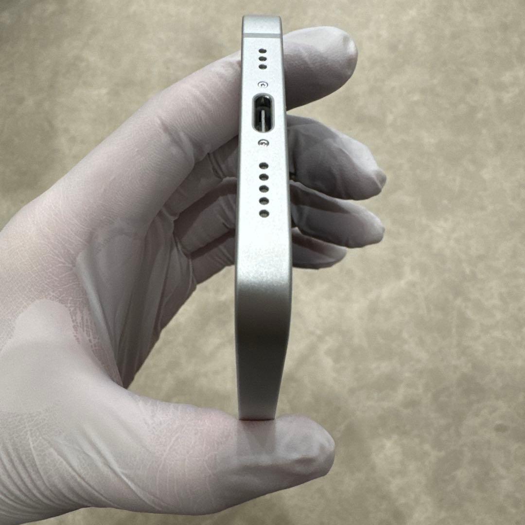 【極美品】Apple iPhone 16e 128GB