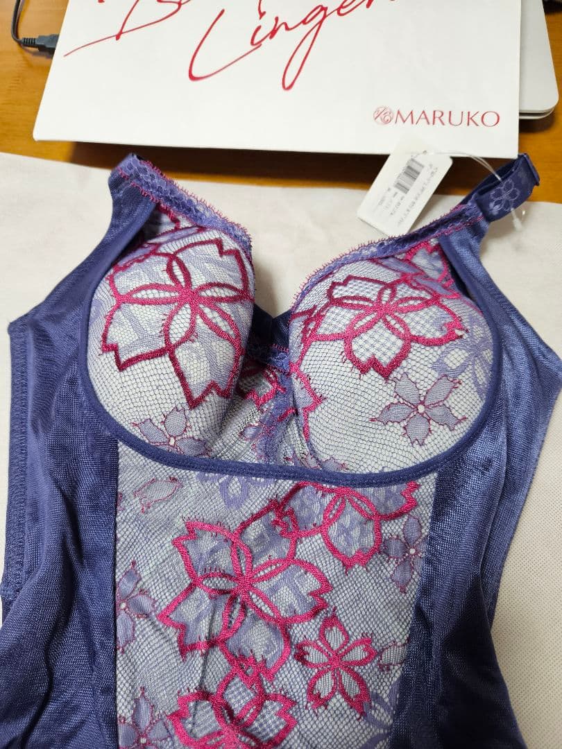 MARUKO アヴァンセサクラボディシェーパー　オウブブルー　F75 r