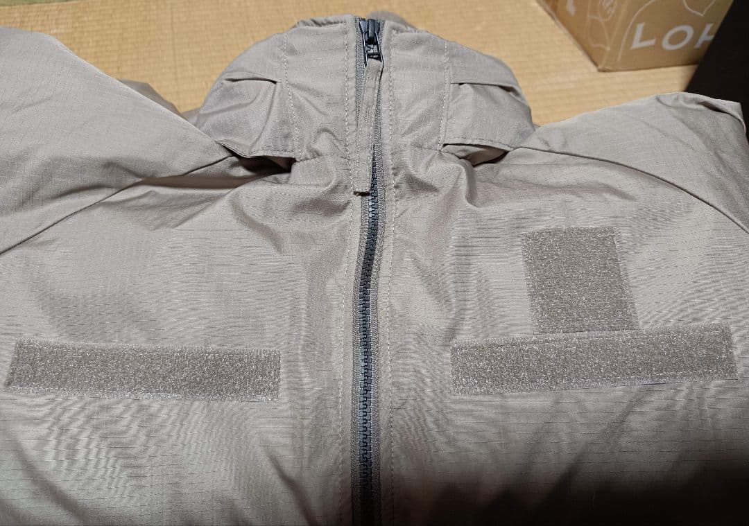 TAION/GLOSTER別注 LEVEL7 ダウン L　薄くシミあり　ベージュ