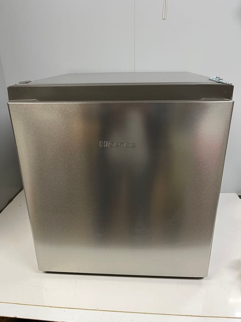 2024年製 Hisense ハイセンス サイコロ型 冷蔵庫 HR-A45S