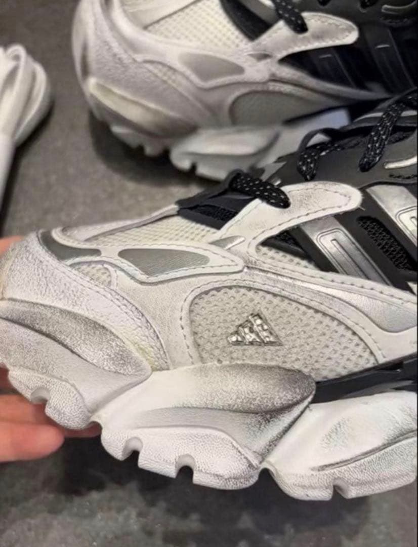 日本未発売29 adidas XLG RUNNER DELUXE