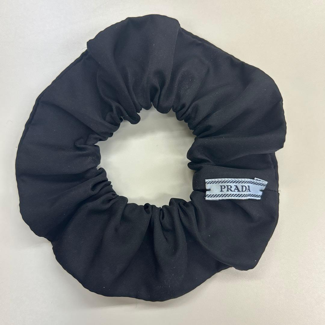 正規品　PRADA 黒 シュシュ　リナイロン