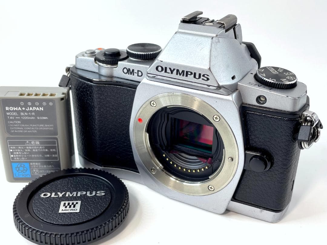 OLYMPUS OM-D E-M5 ミラーレスカメラ　シルバーボディ　#3A01