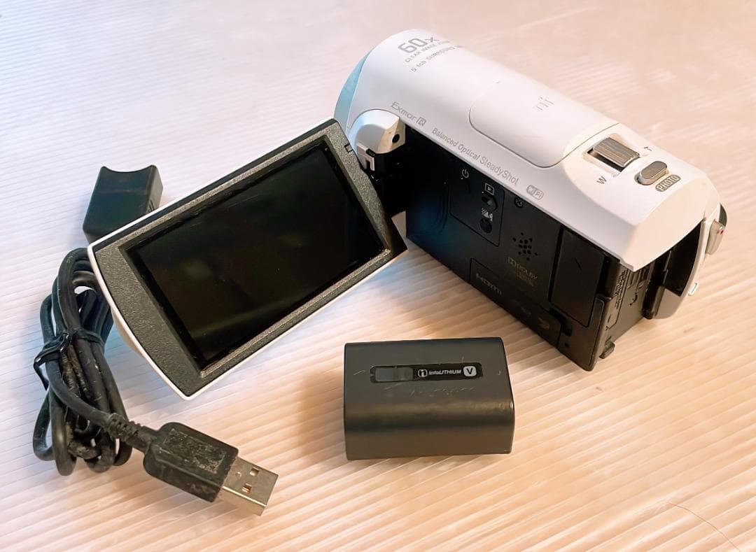【中古品】ハンディカム　SONY HDR-CX670　ホワイト　白　完動品