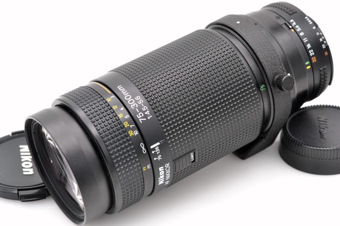 Nikon AF NIKKOR 75-300mm 4.5-5.6 三脚座付