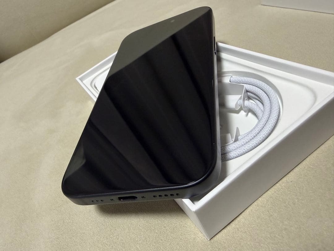 iPhone 15 128GB ブラック 本体