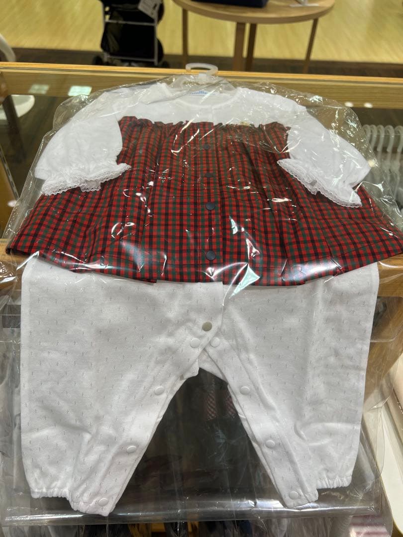 familiar 新品近い　ファミリア美品　ロンパース　70cm