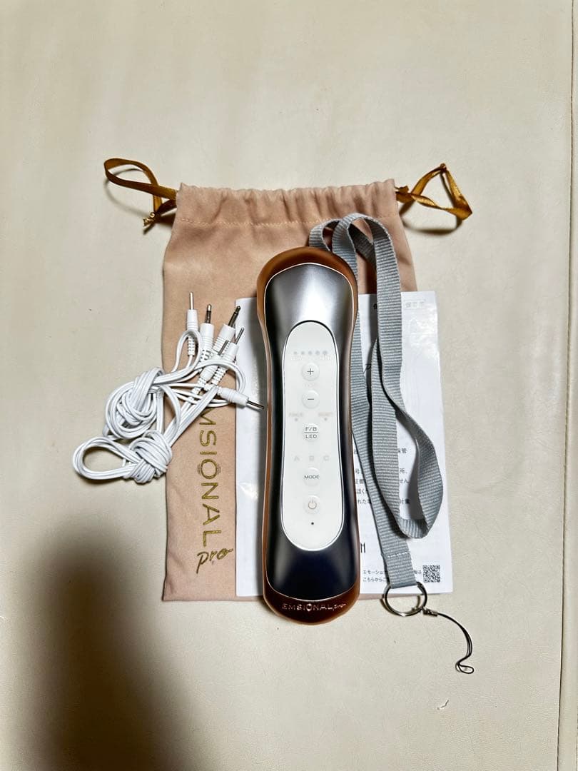 EMSIONAL pro 美顔器 おまけ交換用パッド5セット付き