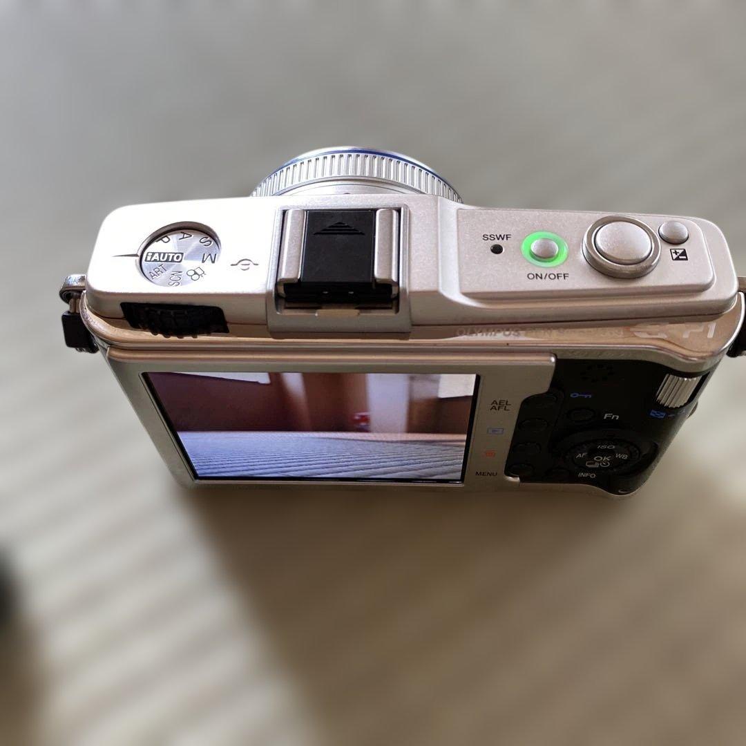 【大人気】 OLYMPUS オリンパス PEN E-P1 ミラーレス一眼カメラ