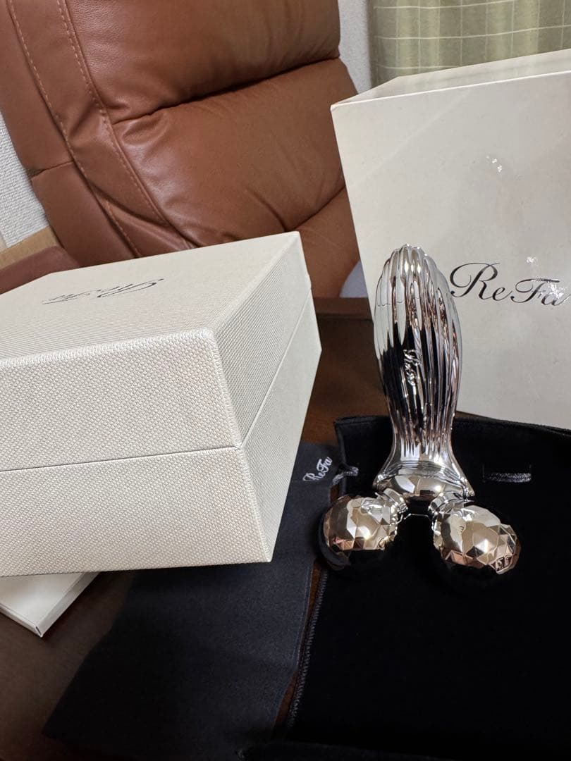 ReFa 美顔ローラー シルバー 専用ポーチ付き