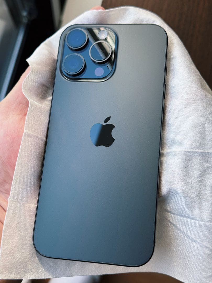 iPhone 16 Pro Max 512GB ブラックチタニウム 本体