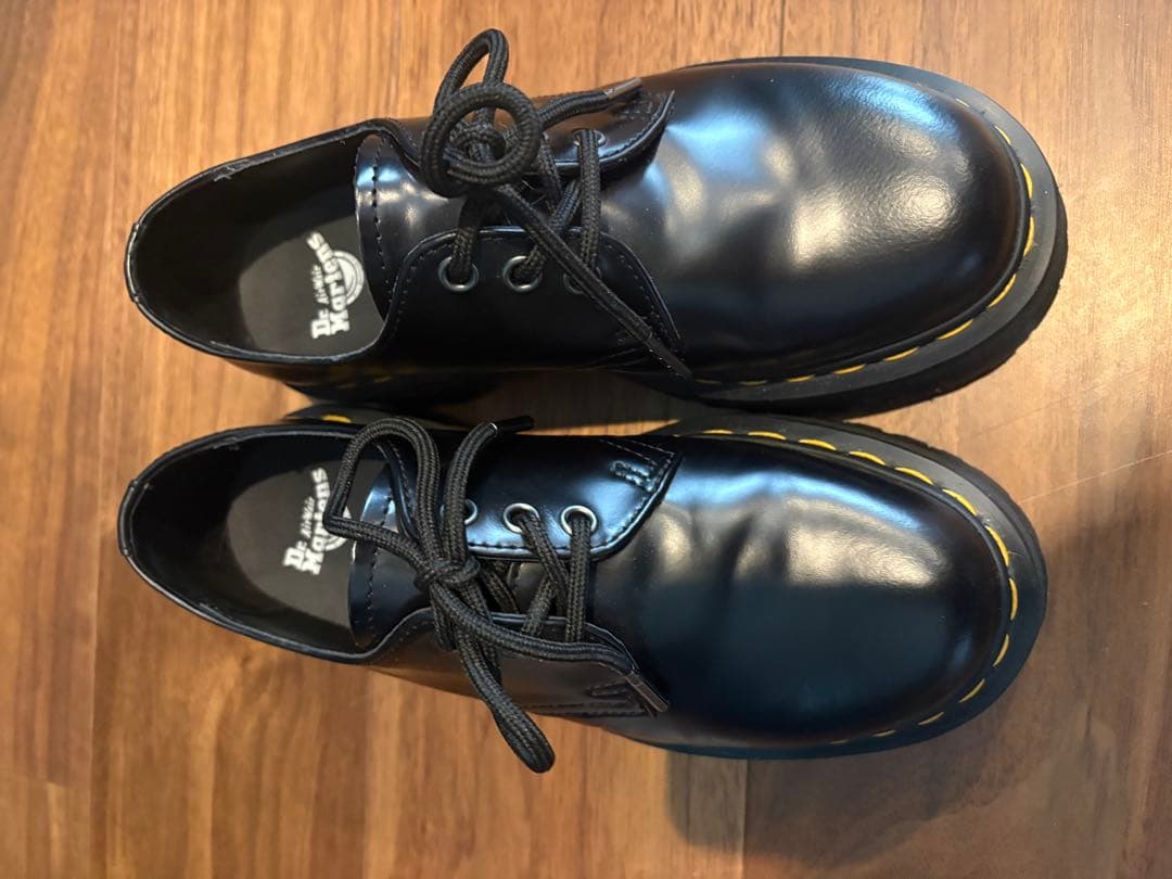 ドクターマーチン 厚底ブラックレースアップシューズ