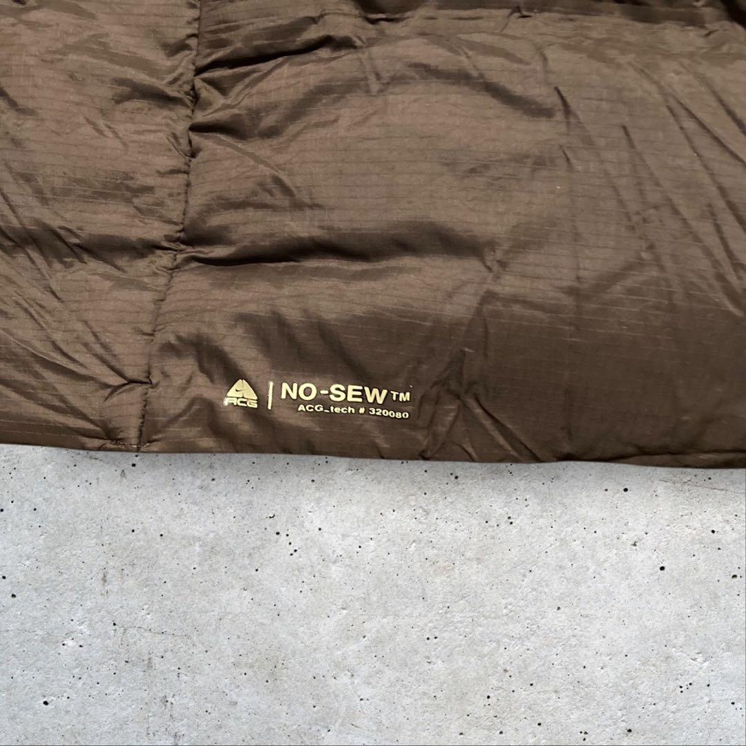 〈NIKE ACG〉ダウンジャケット　茶色　XL 刺繍デザイン希少カラー