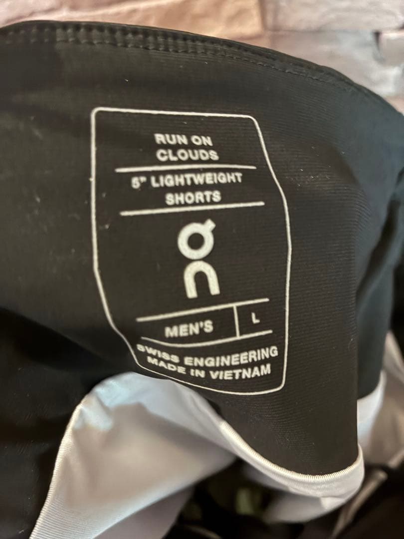 on オン ランニング シャツ ノースリーブ シングレット パンツ セット