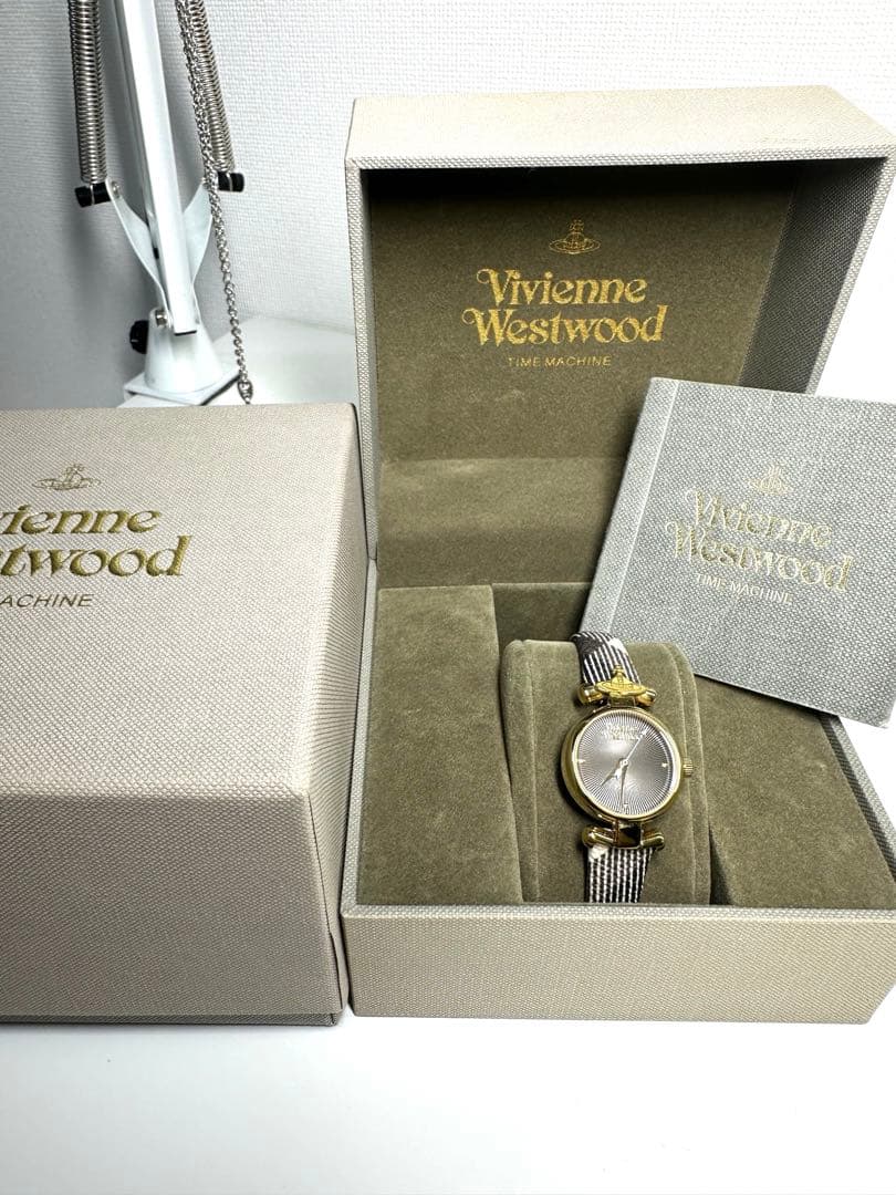 【中古美品】Vivienne Westwood 時計　電池交換済　ヴィヴィアン