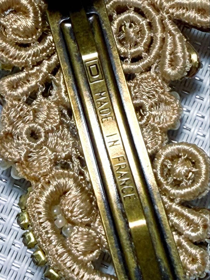 ミハエルネグリンヘアバレッタ