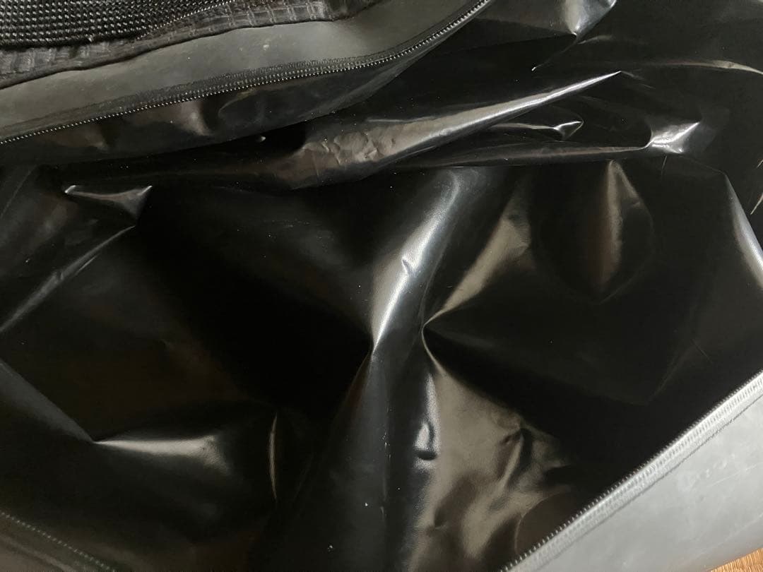 お盆値引美品希少patagoniaウェットスーツバック黒 大容量濡れ物乾き物両用