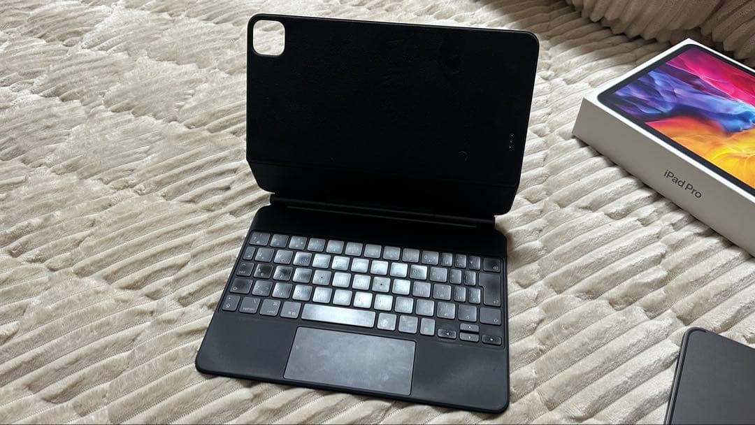 iPad Pro 第2世代　11インチ　MagicKeyboard付　256GB