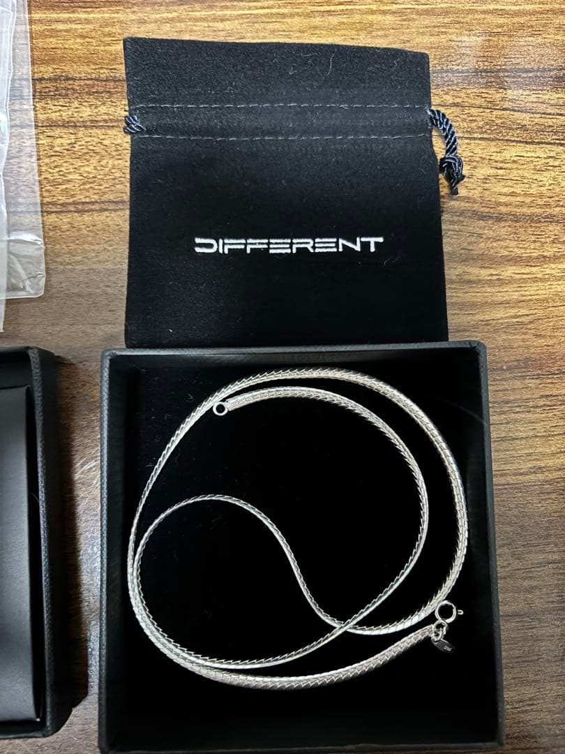 おかだDIFFERENT NECKLACE PREMIUM シルバー