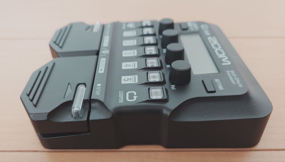 ZOOM G1 FOUR ギターエフェクター