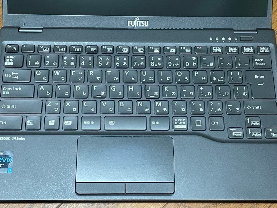 超軽量PC！ 富士通 LIFEBOOK UH90/F3