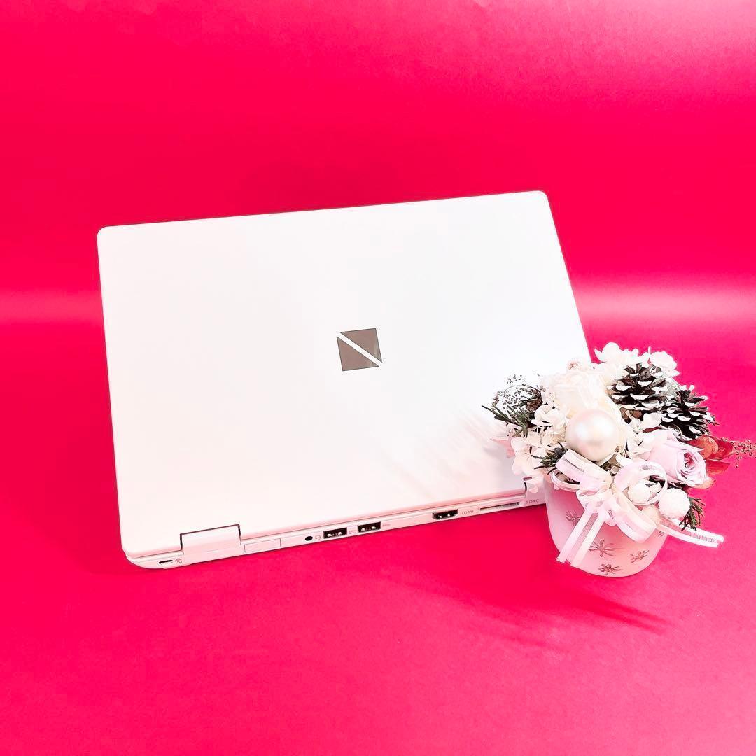 小型軽量✨️バッテリー良好❣️薄型ノートパソコン✨️可愛い白✨️サクサク動くSSDカメラ