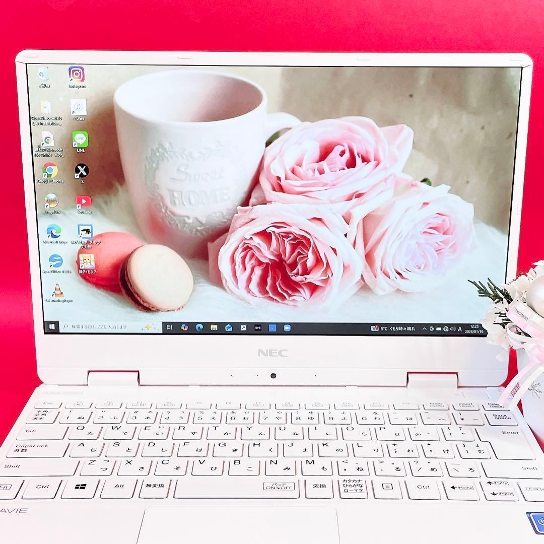 小型軽量✨️バッテリー良好❣️薄型ノートパソコン✨️可愛い白✨️サクサク動くSSDカメラ