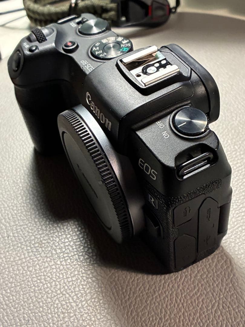 Canon EOS RP❗️ミラーレス一眼カメラ 本体バッテリー4個付き