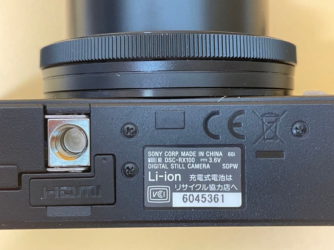 【美品】ソニー　SONY DSC-RX100 デジタルカメラ ブラック