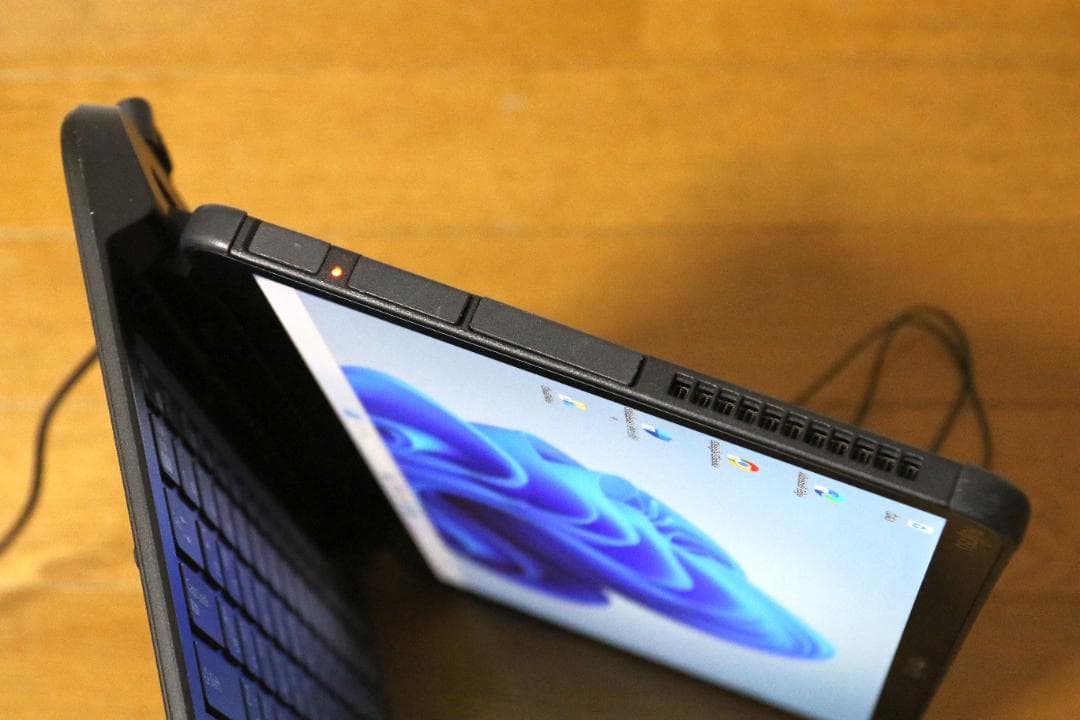 Windowsタブレット本体 ARROWS Tab Q7310/DE i3 4G 128G 13.3Win11