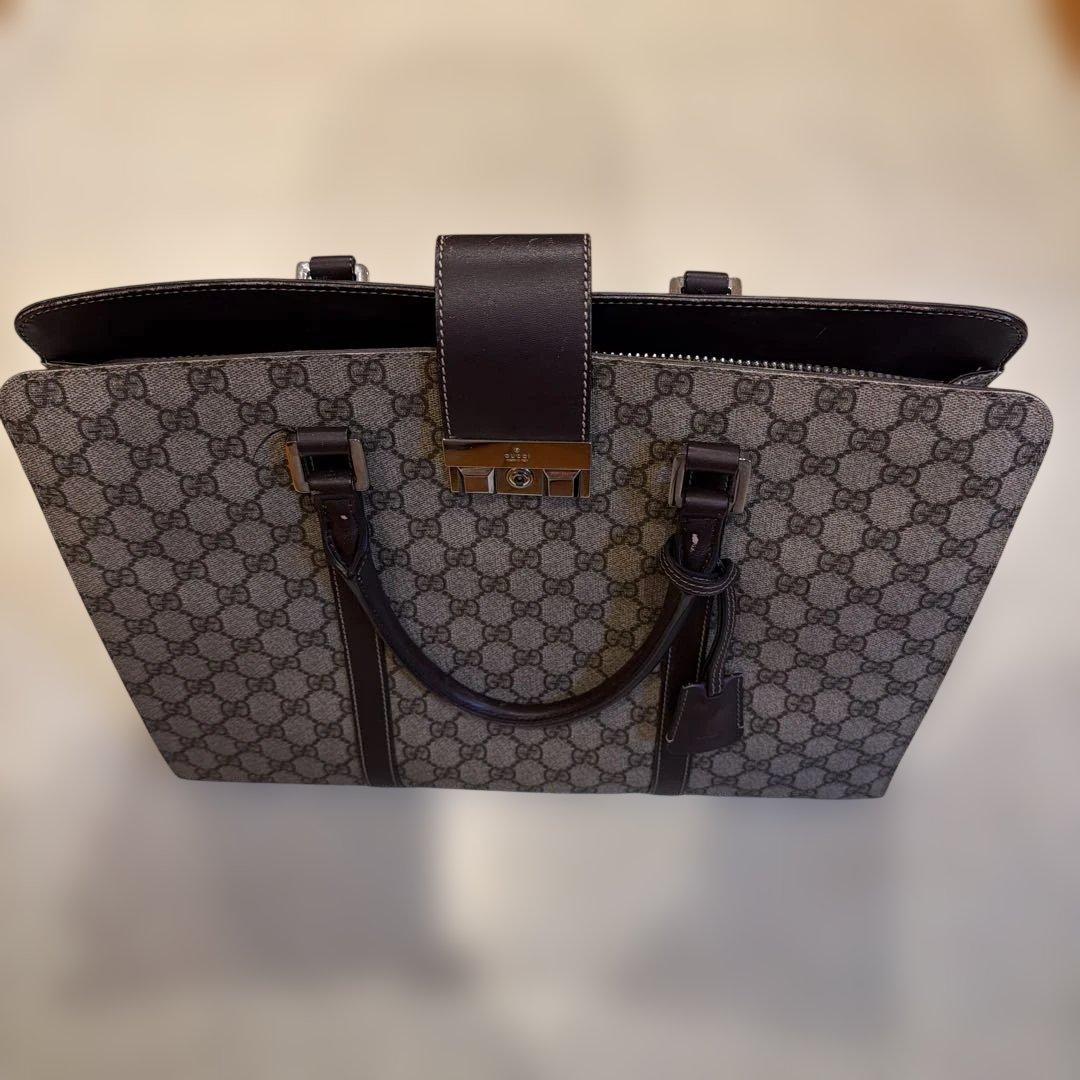 美品　グッチ　Gucci GGパターン ビジネスバッグ　ノートパソコン収納