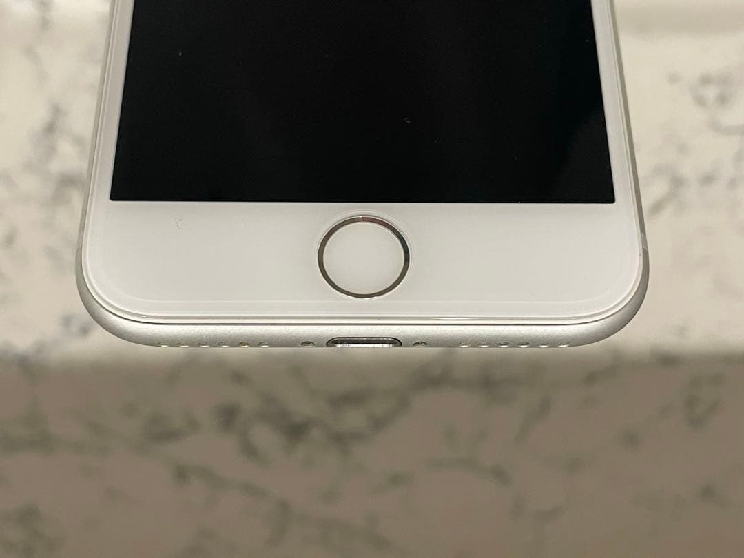 【美品】iPhone8 SIMフリー 64GB