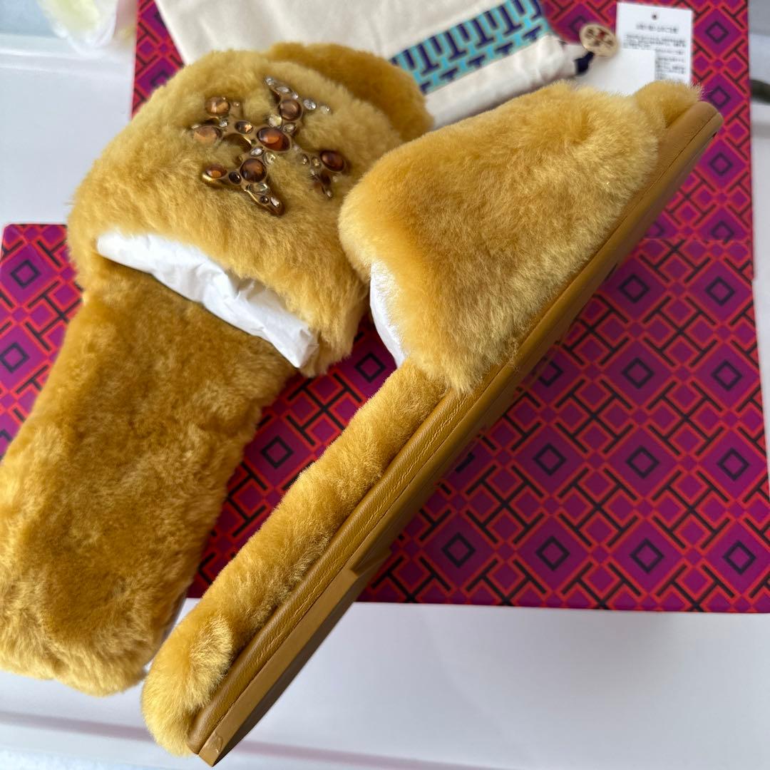 トリーバーチ　ビジュ　ムートンサンダル　新品未使用