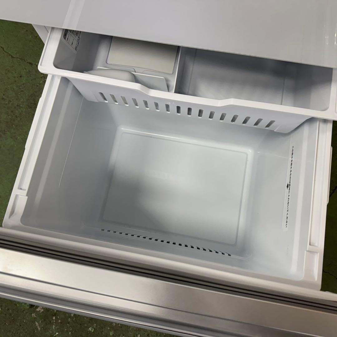 334 2025年製　大型冷蔵庫　300L強　小型　自動製氷　右開き　3ドア