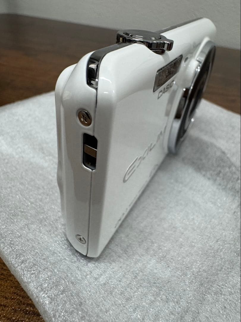 超美品 CASIO EXILIM EX-ZS35 ホワイト