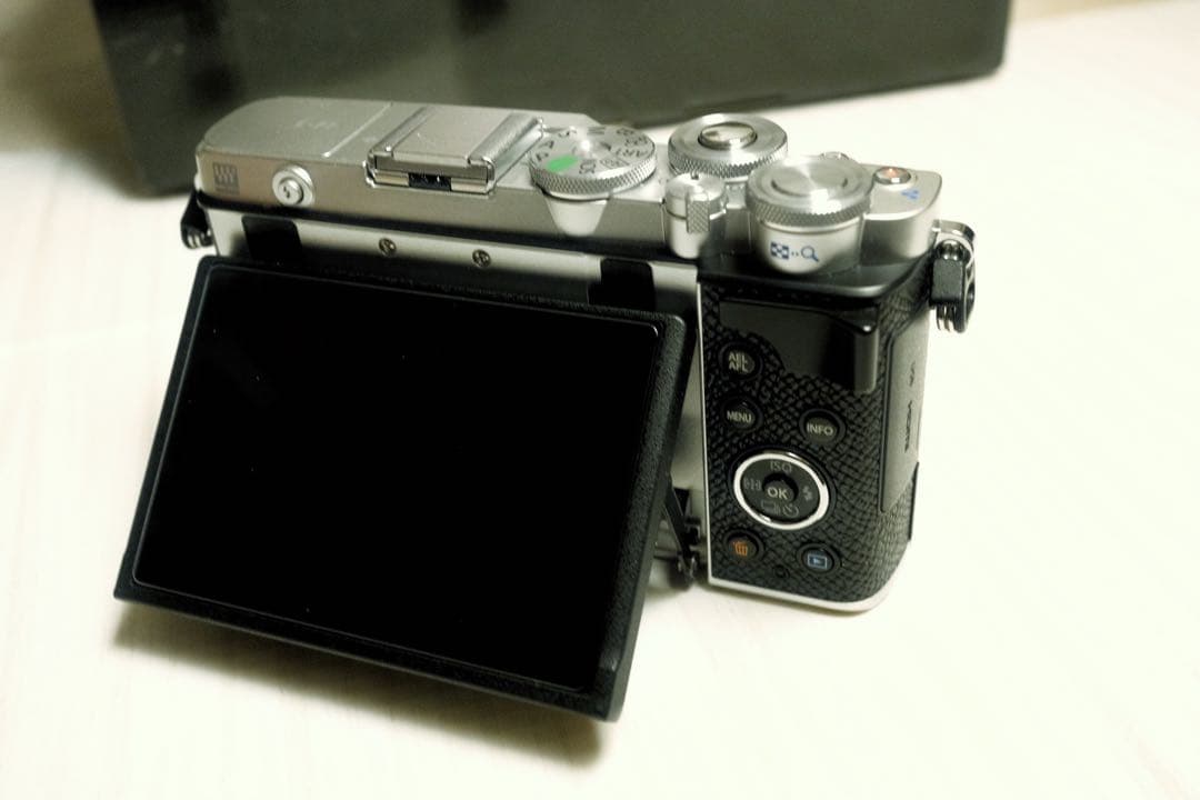 【美品 / 保証書あり】オリンパス PEN E-P7 EZダブルズームキット