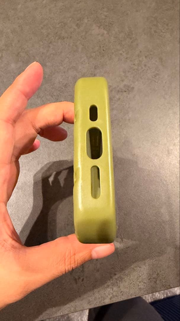 BOTTEGA VENETA iPhone15proケース