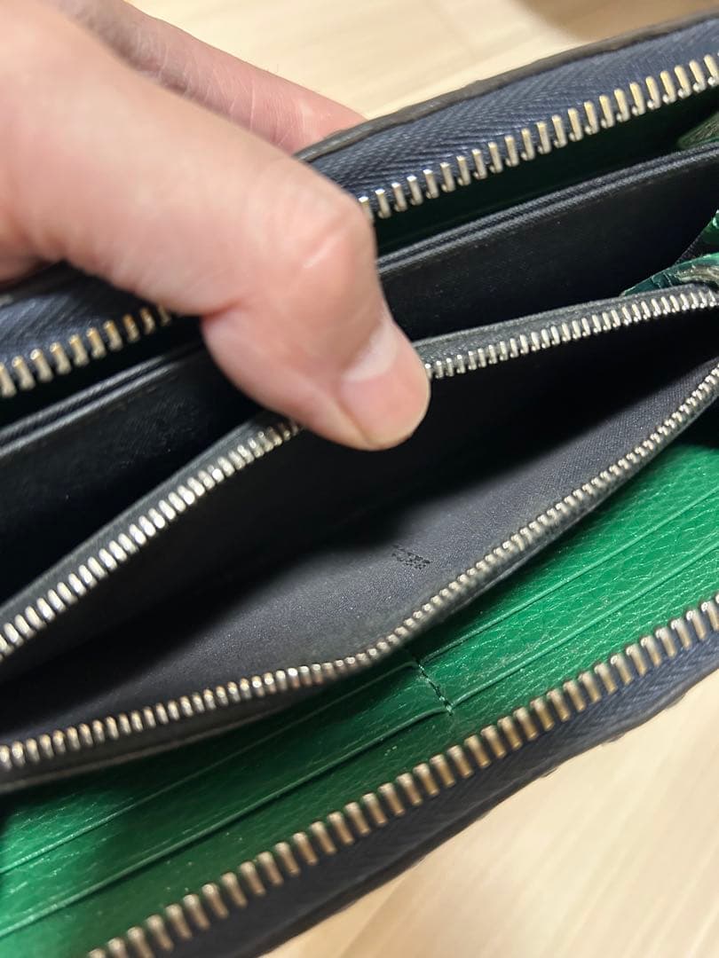 FENDI 長財布ラウンドファスナー