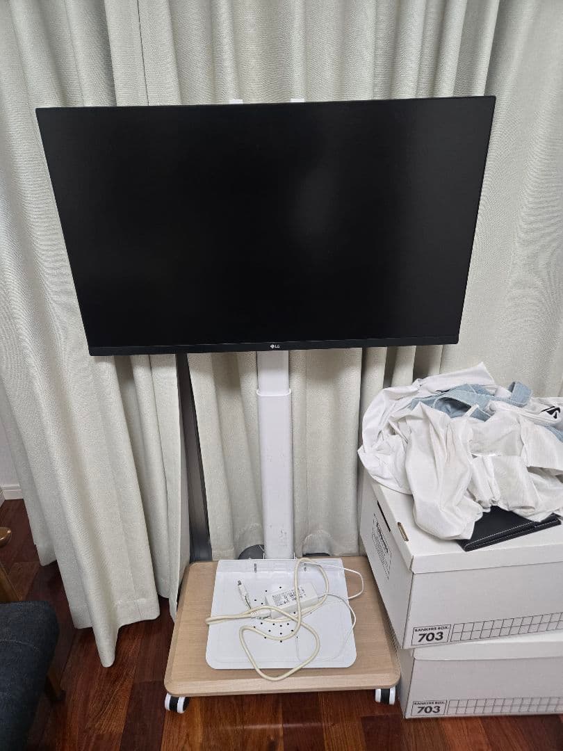 LG 31.5インチ 4Kモニター ※スタンド含まず