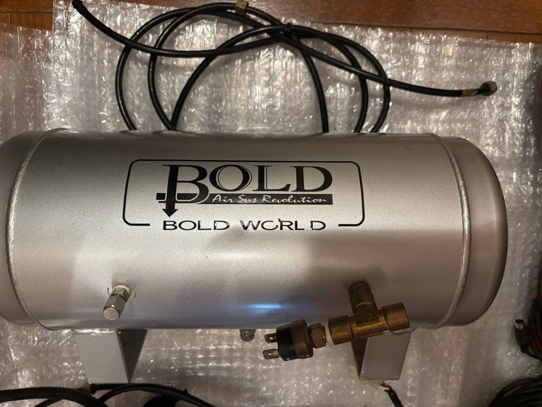 ボルドワールド ROBERUTA PARFUME エアサスペンション　車高調