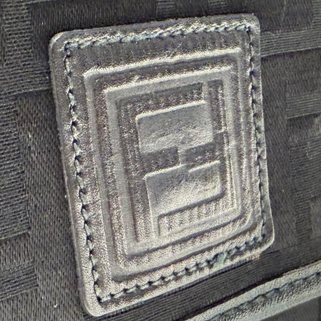 極希少 フェンディ エピ ズッカ柄 ショルダーバッグ 黒 メッセンジャー レザー