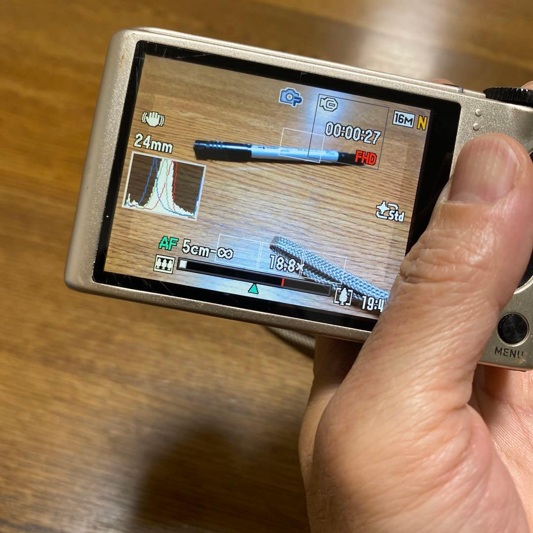 カシオ　EXILIM EZ-ZR300 ジャンク扱い　本体のみ