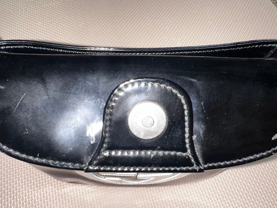 グッチ インターロッキングG ワンショルダーバッグパテントレザー